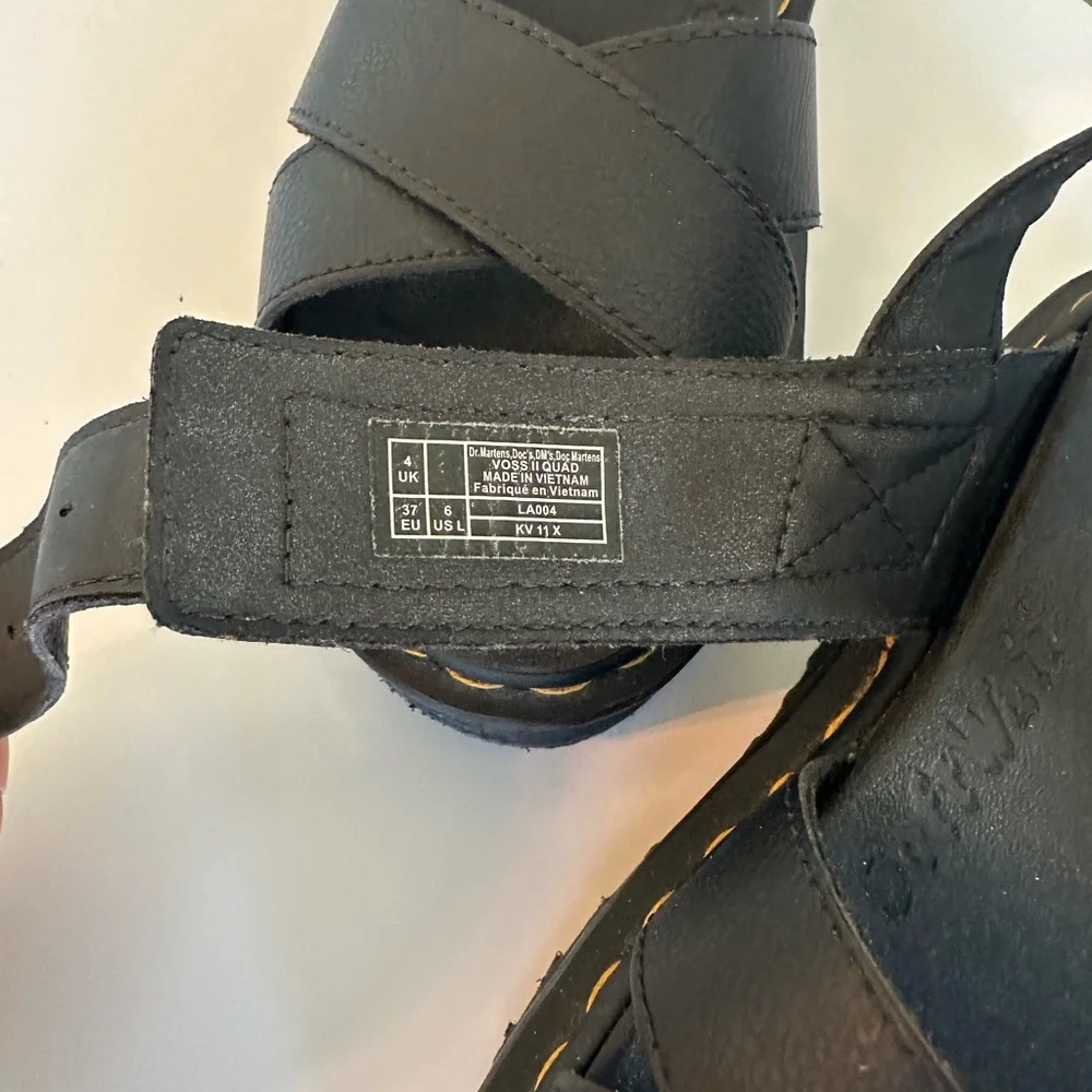 ⚜️Dr. Martens Women's Black Platform Strappy Sandals - Contemporary Chunky Sole